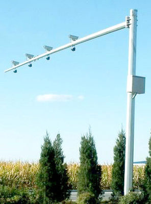 Q235 Galvanized Steel Traffic Signal Light Pole For CCTV Camera Billboards